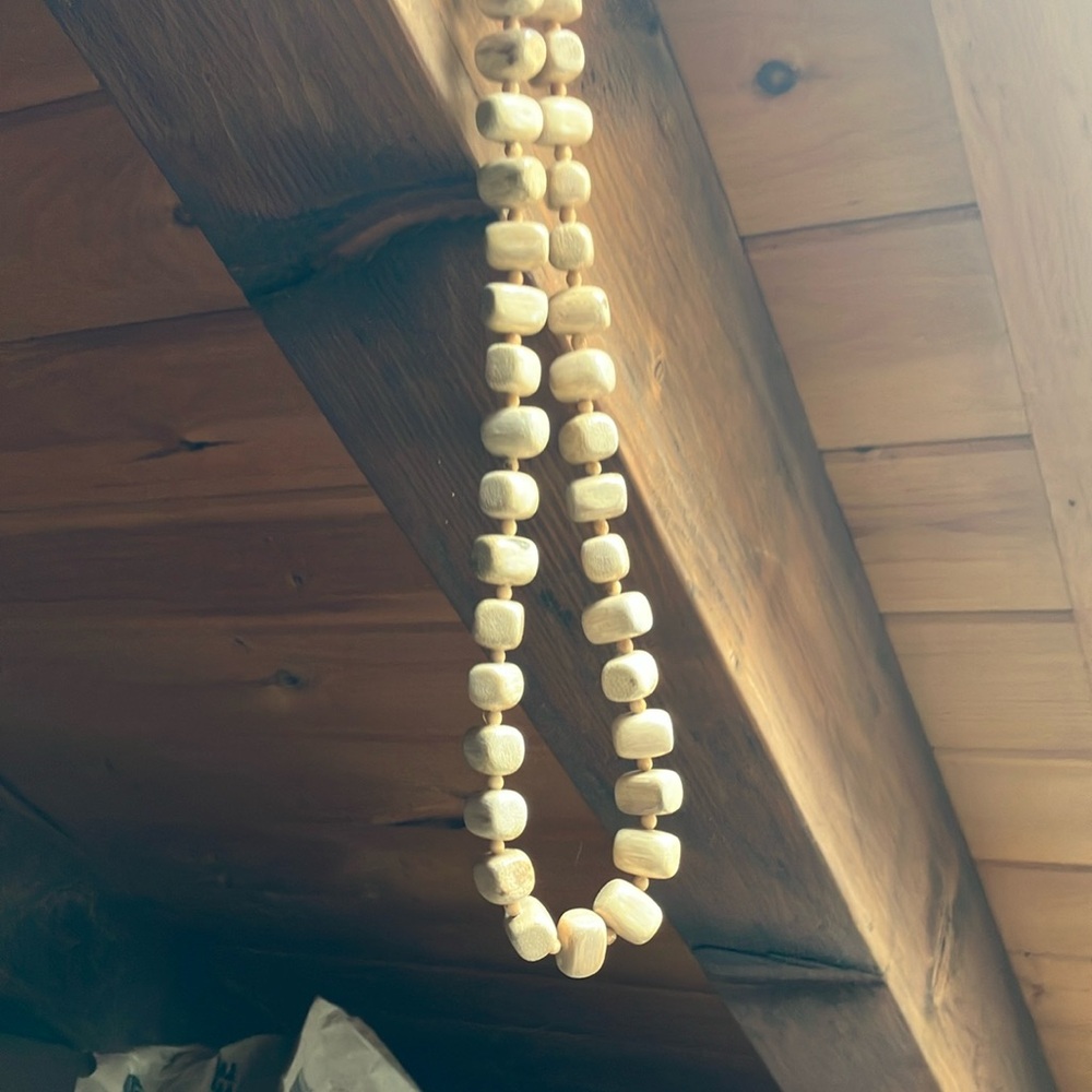 Elegant Cream Beaded Necklace